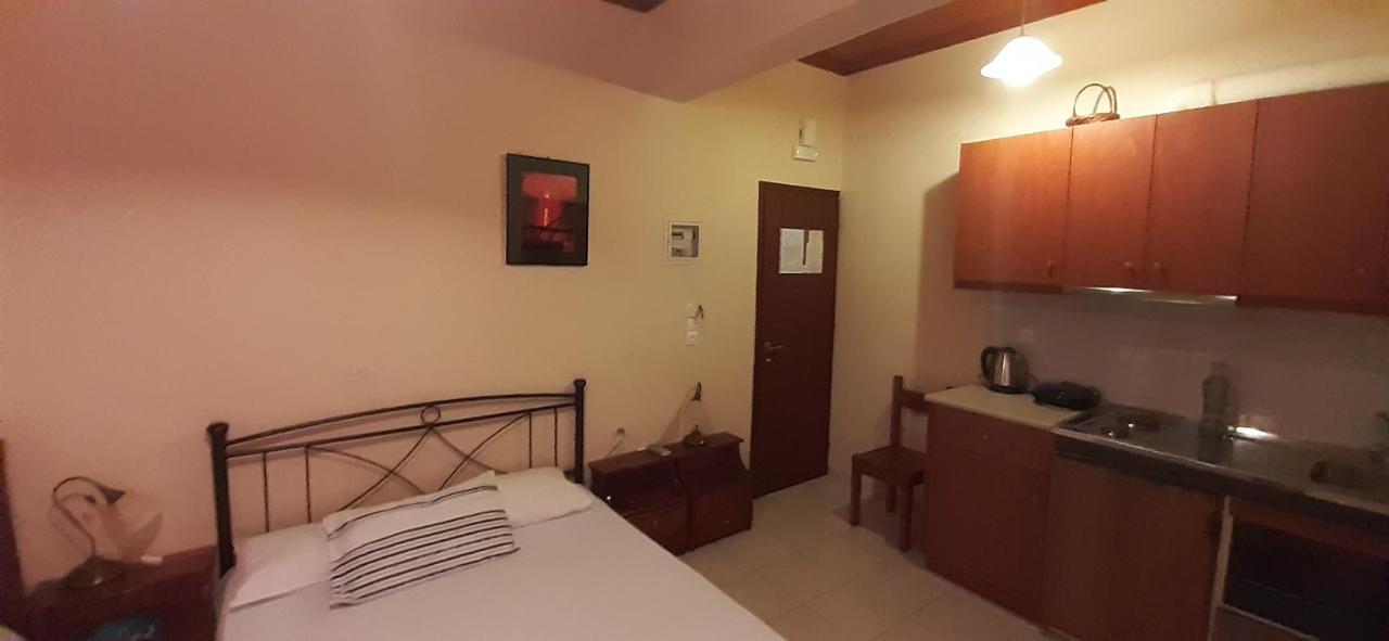 Toulatos Pantelis Apartman Puláta Kültér fotó