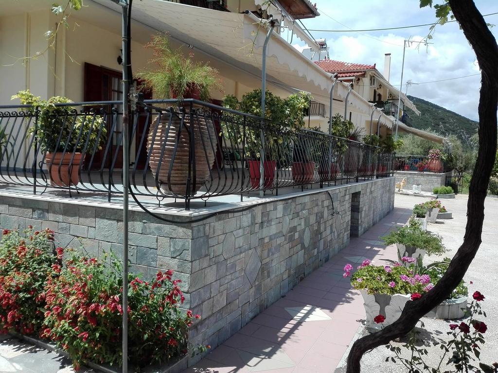 Toulatos Pantelis Apartman Puláta Kültér fotó
