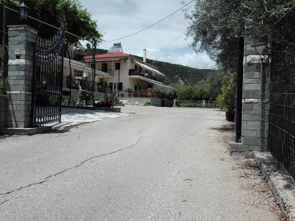 Toulatos Pantelis Apartman Puláta Kültér fotó
